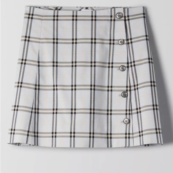 ✨ Aritzia Sunday Best Plaid Mini Skirt 😍 - Picture 3 of 9